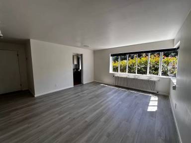 Main picture of 1800 Taylor Ave N