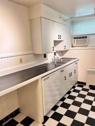 Main picture of 3834 Hyde Park Ave