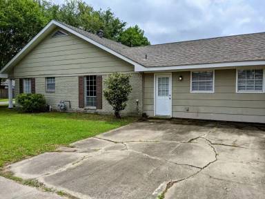 Main picture of 300 Highland Dr