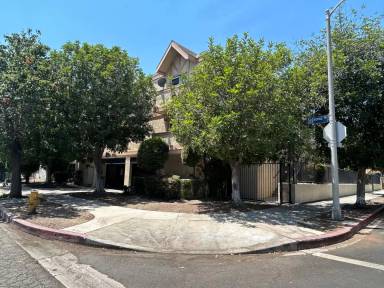 Main picture of 5269 Satsuma Ave