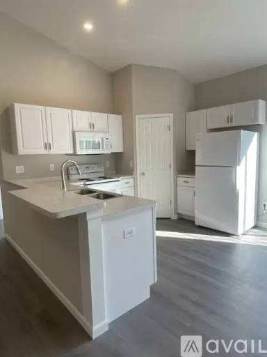 Main picture of 865 Emerald Lake Pkwy