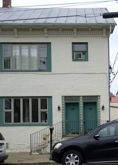 Main picture of 124 E Martin St
