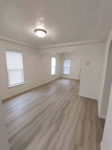 Main picture of 2240 Applegate Ave
