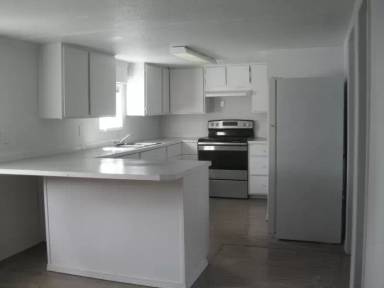 Main picture of 400 6th St S