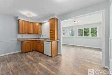 Main picture of 1110 S Main Ave