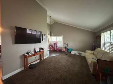 Main picture of 1704 Buckeye St