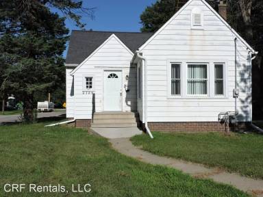 Main picture of 2756 E 4th St