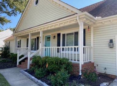 Main picture of 628 Briarwood Dr