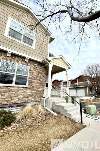 Main picture of 2556 Des Moines Dr