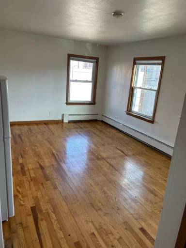 Main picture of 119 S Walnut St