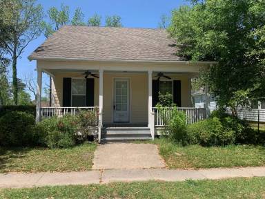 Main picture of 1832 Elvin Dr