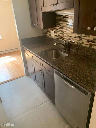 Main picture of 3711 N Pine Grove Ave