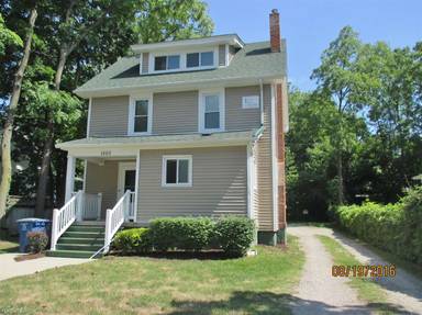 Main picture of 1121 Packard St
