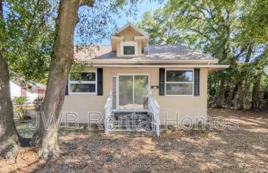 Main picture of 421 Golfair Blvd
