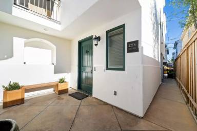 Main picture of 426 Narcissus Ave