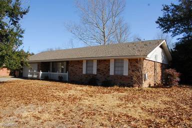 Main picture of 214 Royal Dr