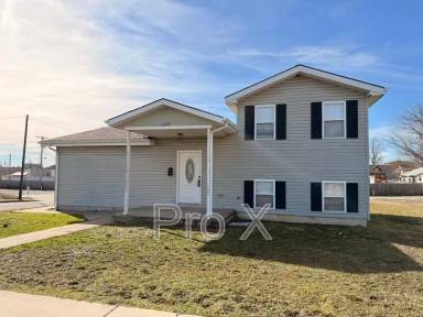 Main picture of 2226 S Moffet Ave