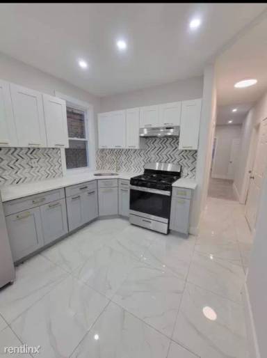 Main picture of 210 Myrtle Ave