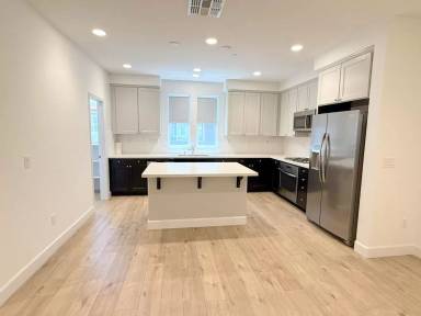 Main picture of 435 Ryan Ter