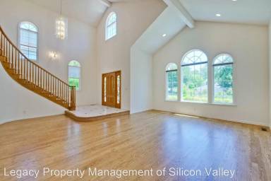 Main picture of 645 Greenview Pl