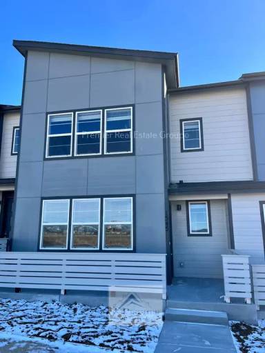 Main picture of 1551 Spring Water Pt