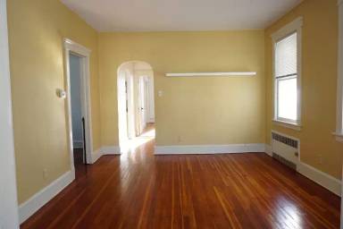 Main picture of 212 S 4th Ave