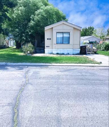 Main picture of 805 N 60 W