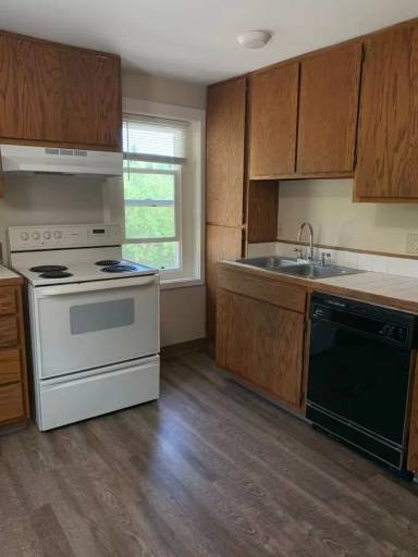 Main picture of 185 W Yellowstone Ave