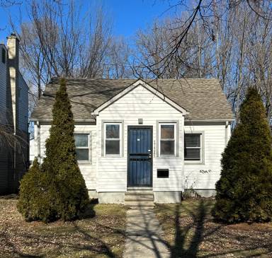 Main picture of 21709 E 8 Mile Rd