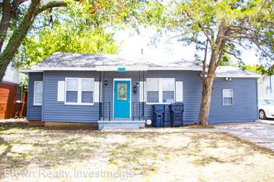 Main picture of 944 NE 32nd St