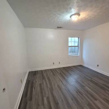 Main picture of 1838 Nina St