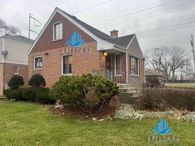Main picture of 3949 Torrence Ave