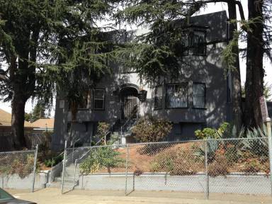 Main picture of 2324 E 19th St