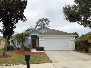 Main picture of 2051 Twelve Oaks Dr SE