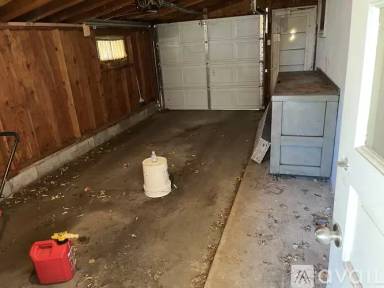 Main picture of 130 3rd Ave E