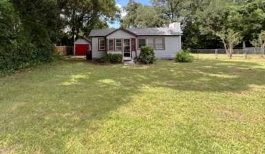 Main picture of 2701 E Pine St
