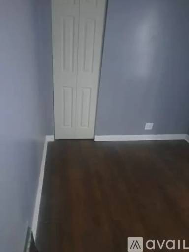 Main picture of 104 W 110th Pl