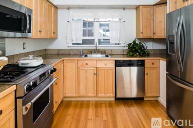 Main picture of 2116 W Jefferson St