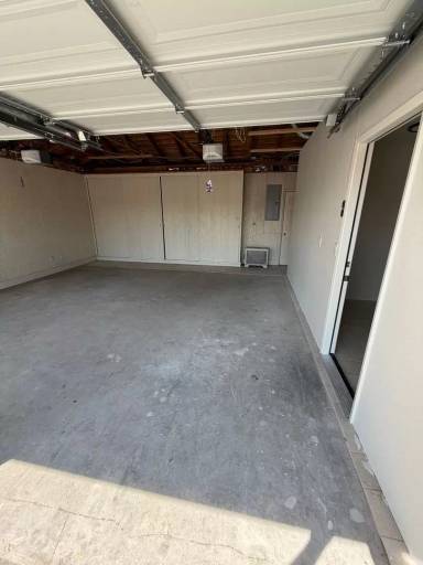Main picture of 5477 E Indianapolis Ave