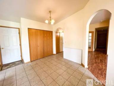 Main picture of 1233 S White Ave