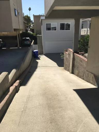 Main picture of 1160 Manhattan Beach Blvd
