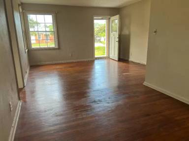 Main picture of 400 Gibbs Rd