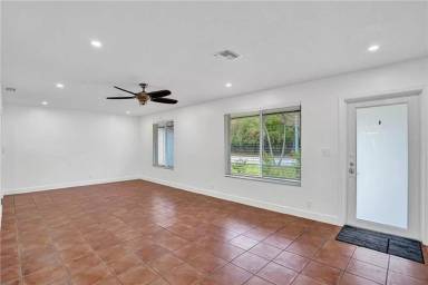 Main picture of 808 Johnson St
