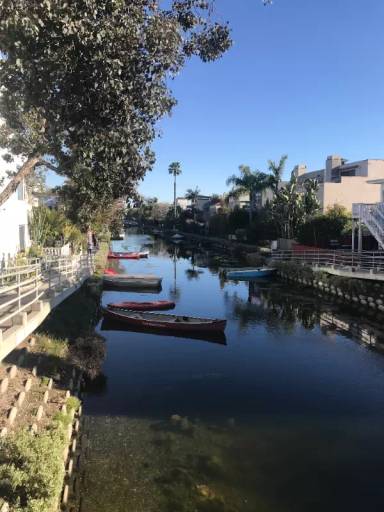 Main picture of 208 S Venice Blvd