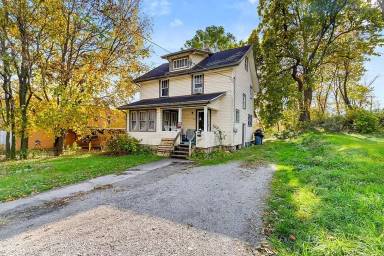 Main picture of 382 Orange St