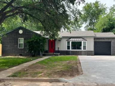 Main picture of 1715 Oak Ave