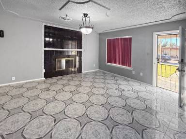 Main picture of 910 W Taylor Ave