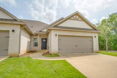 Main picture of 721 Brambling Ct