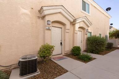 Main picture of 8707 Roping Rodeo Ave