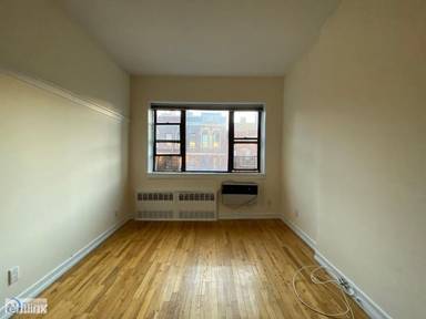 Main picture of 333 E 84th St